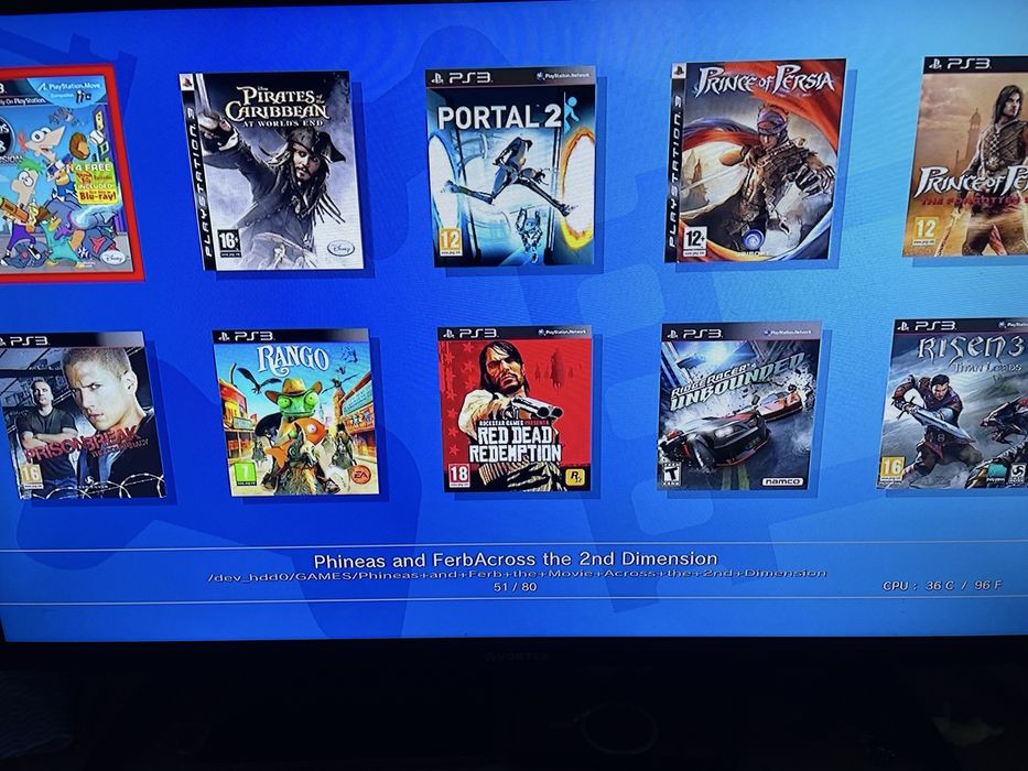 Vand ps 3 slim 80 de jocuri  nu are maneta