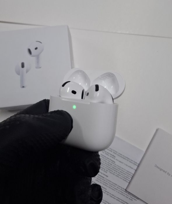 AirPods 4 cu ANC