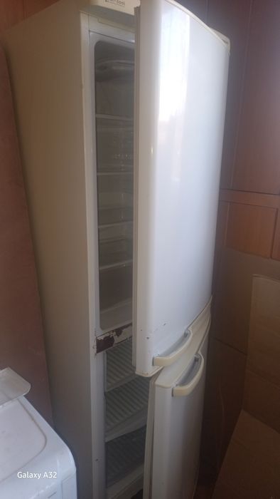 Продам холодильники