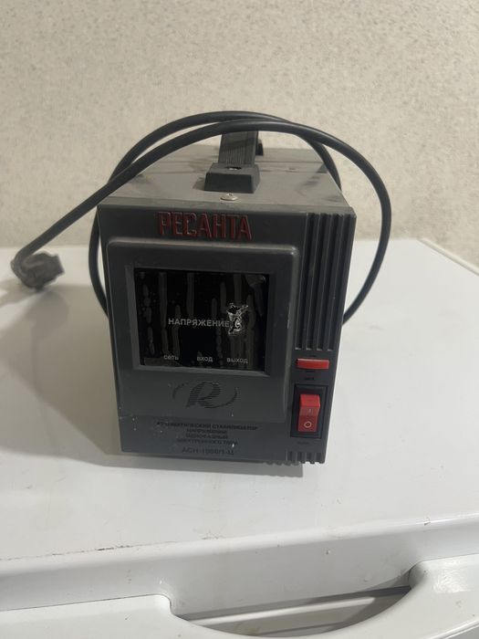 Продам стабилизатор напряжения Ресанта