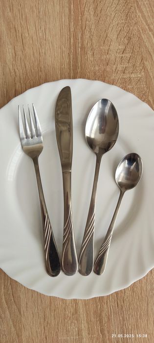 Продам столовые приборы