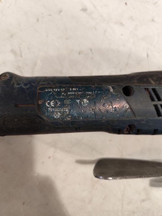 Намалена цена Акумулаторна ножица за ламарина Бош Bosch GSC 12V-13 + 2