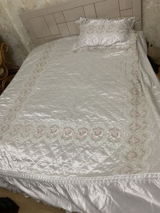 Покрывало кружевное большое с наволочками