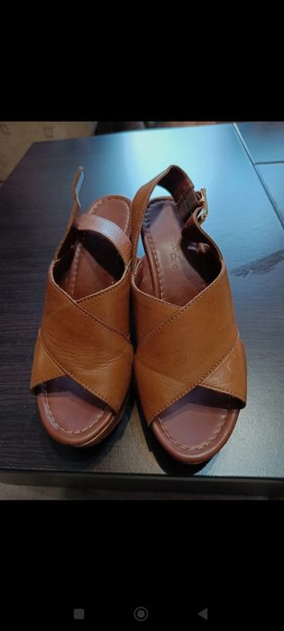 Sandale cu platforma