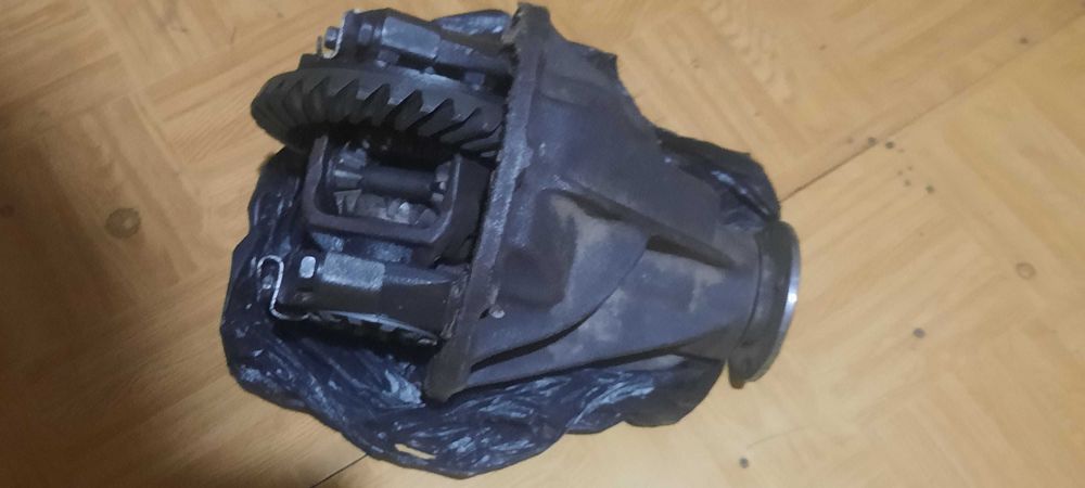 Продается редуктор заднего моста 35×9 в хорошем состоянии