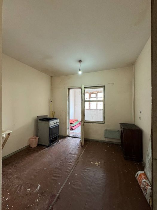 Коратош 3/4/9 Без ремонт бал: 2х3 обш: 80 кв.м Чорсу Корзинка Макро