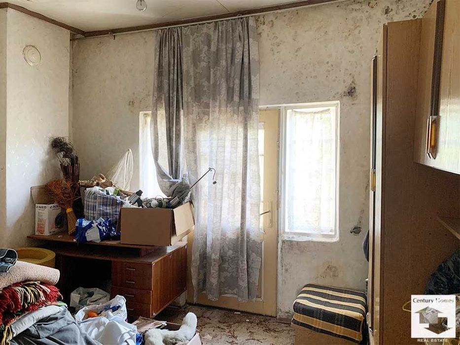 105595 Очарователна триетажна къща с гараж и двор във Велико Търново