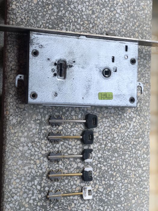 Италианска основна касова брава CISA ЧИЗА с 5 ключа