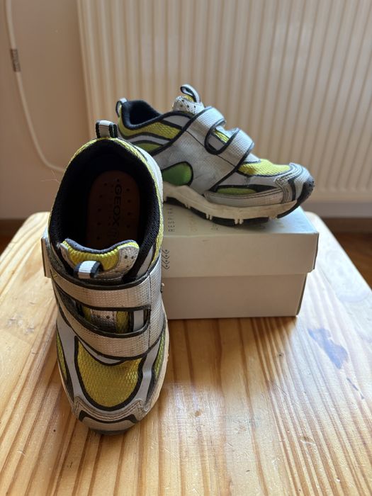 Детски маратонки на Geox