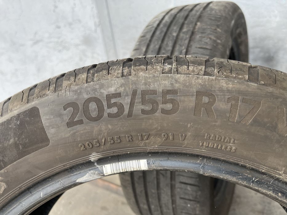 2 бр. летни гуми 205/55/17 Continental DOT 4520 5,5 mm