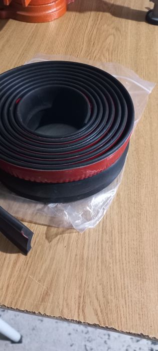 Garnitură ușa garaj