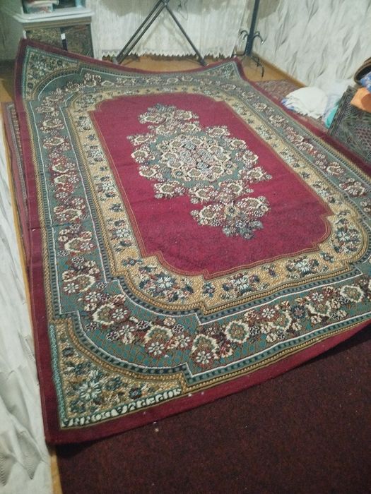 Гилам вам палас сотилади б/у