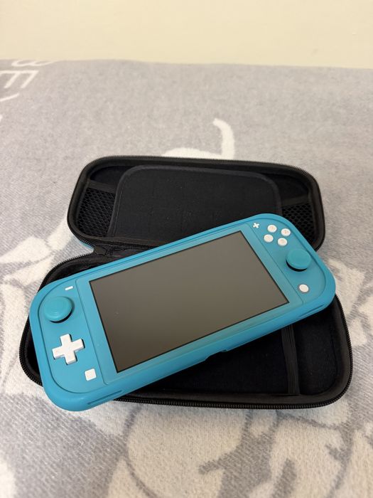 Nintendo Switch Lite Turquoise + калъф + 128GB SD карта