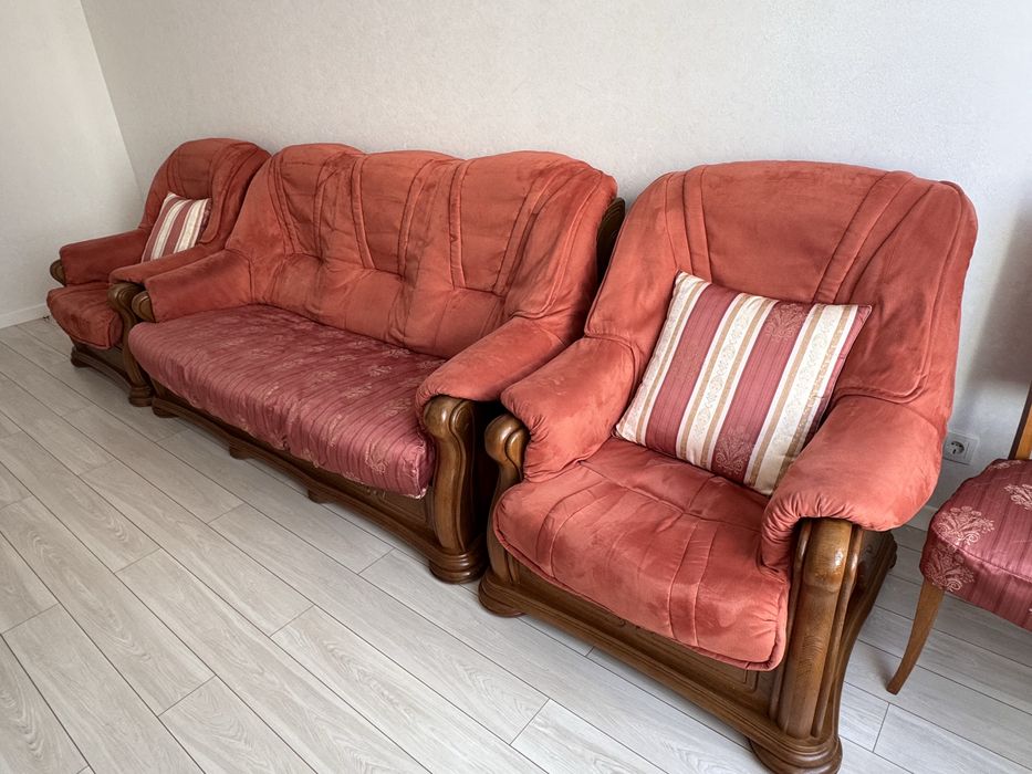 Продам комплект: диван + 2 кресла (белорусский дуб, велюр)
