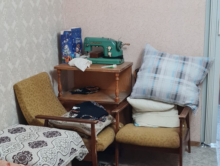 Отдам даром стол,  шкаф, диван, кресла