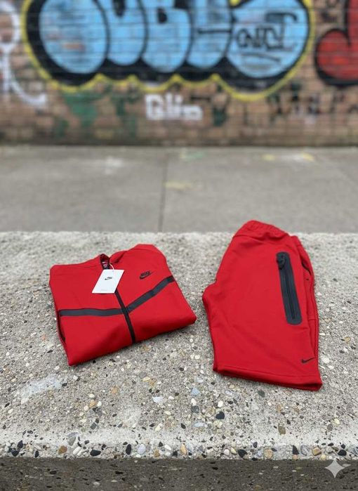 Trening Nike TECH Fleece Rosu - Produs Premium - Bumbac