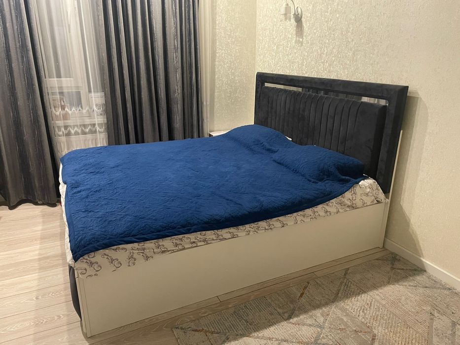 Продам спальнюю кровать