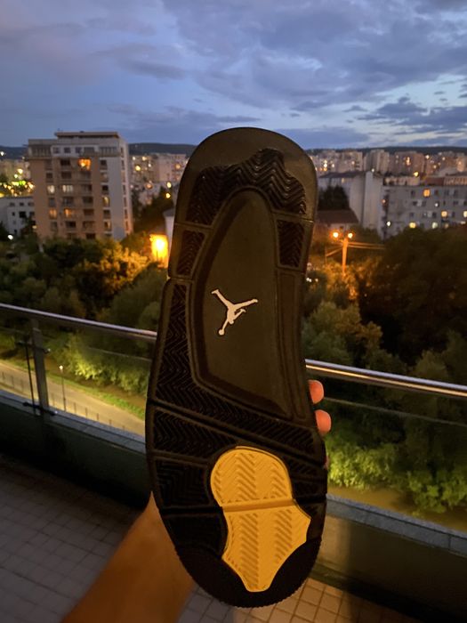 Jordan 4 Yellow Thunder