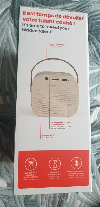 Boxa portabilă cu bluetooth si karaoke