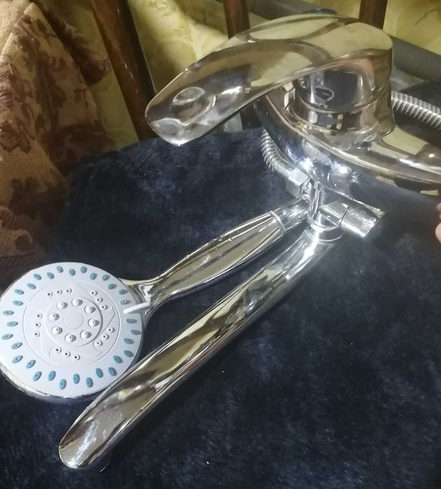 Смеситель для ванной