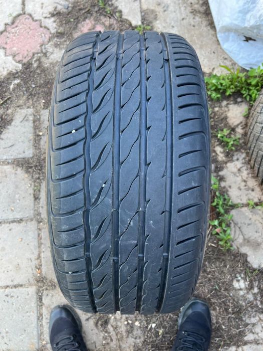 Летние шины R18 в отличном состоянии