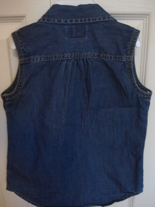 Новая джинсовая рубашка фирмы OshKosh из США на девочку 4 лет