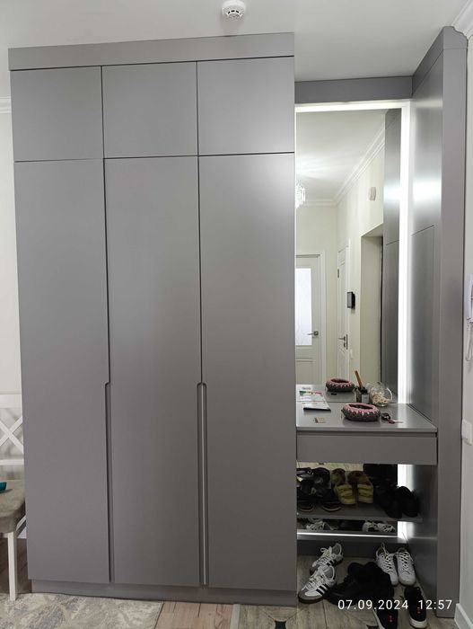 Шкаф для прихожей