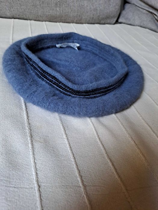 Продавам италианска, нова мохерна барета