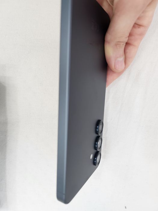 Samsung S25 128GB перфектен