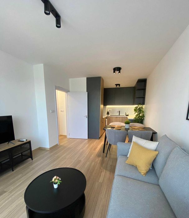 Дава се под наем Двустаен апартамент в Пловдив, Тракия - 60 кв.м за 600 € - Снимка #1