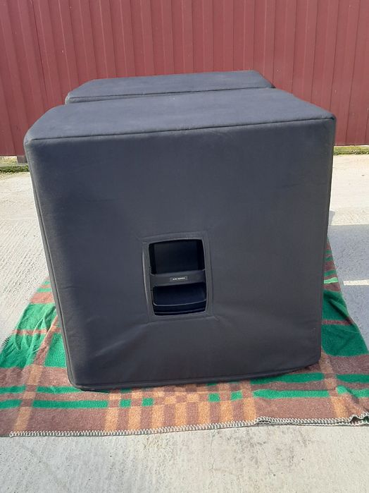 Vand huse pentru basi RCF 905 as2