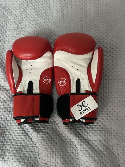 Боксерские перчатки Sting