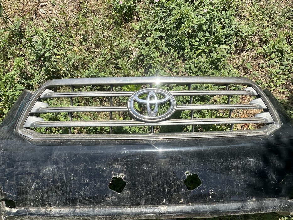 Передний бампер Toyota Highlander