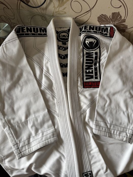 Кимоно Venum в идеальном состоянии оригинал!!!