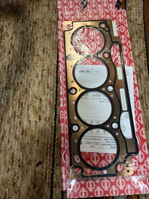 Продавам нови гарнитури за глава,картер,капак клапани,болтове за главата и комплект  ремък и ролка за Рено лагуна 1 ,1,9 ДЦИ