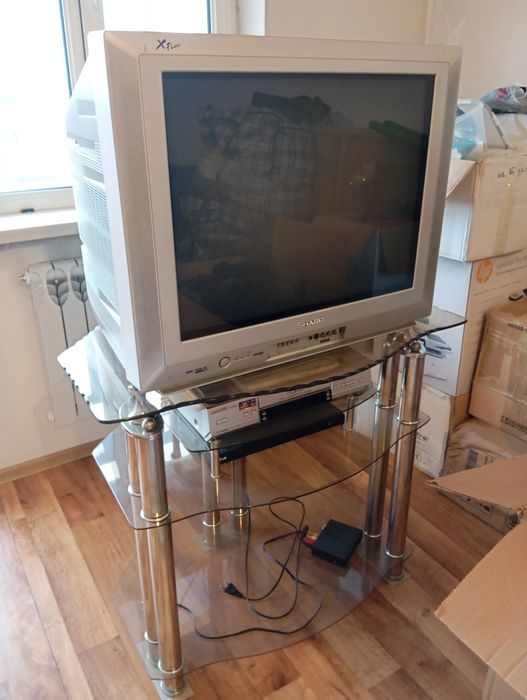 Телевизор с тумбой