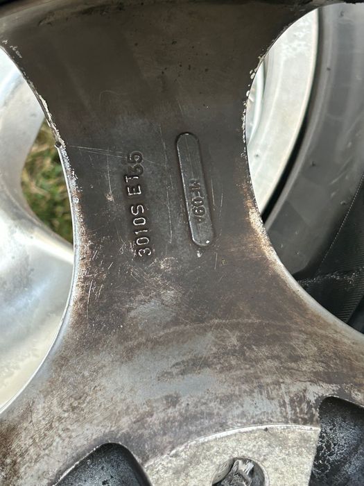 Гуми с джанти 18