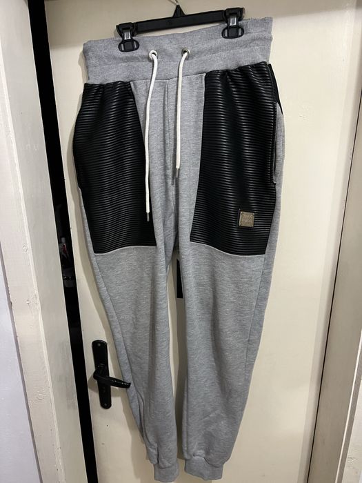 Продавам долнища