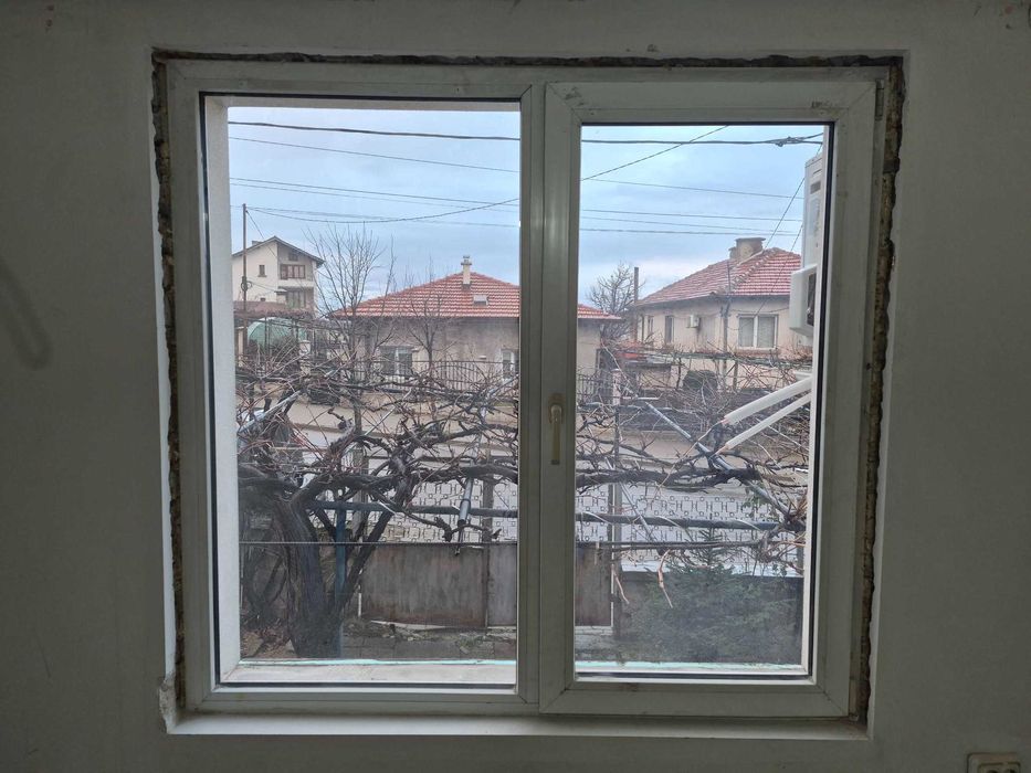 Продават се прозорци