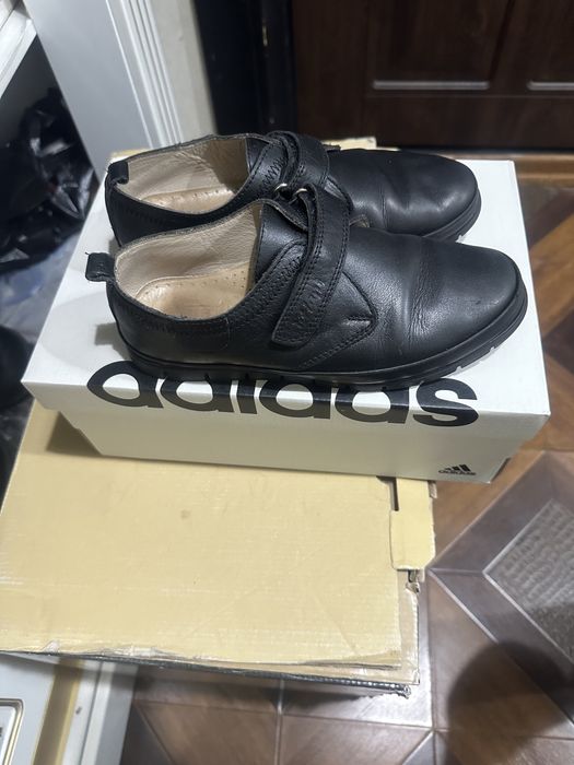 Слайды adidas, туфли на мальчика