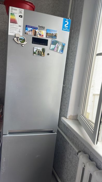 Продам холодильник на запчасти