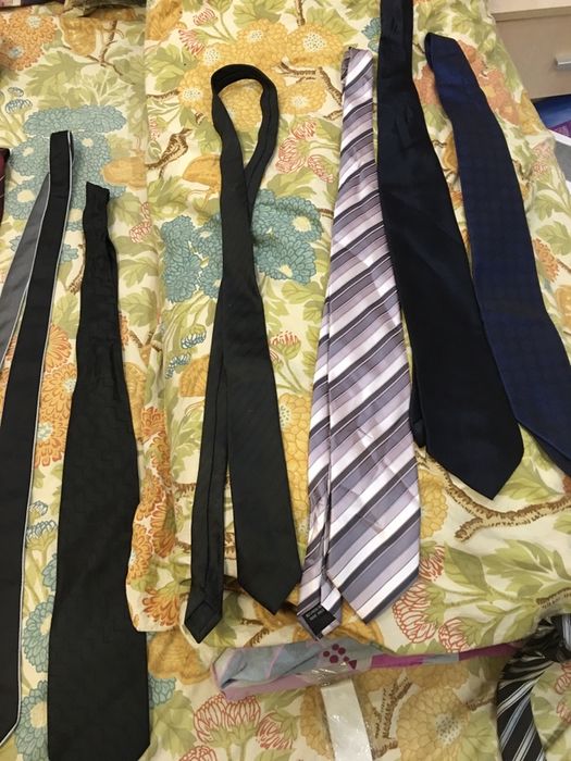 Много красиви, качествени и почти не ползвани вратовръзки
