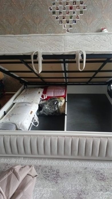 Продам двуспальную кровать