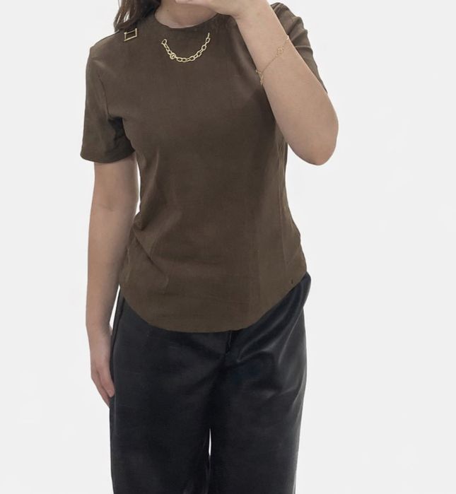 футболка абсолютно новая,сегодня подарили