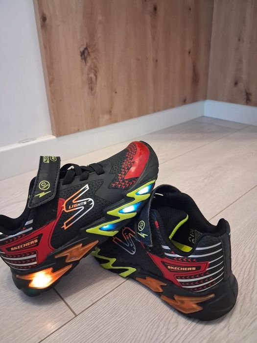Skechers mărimea 28,5