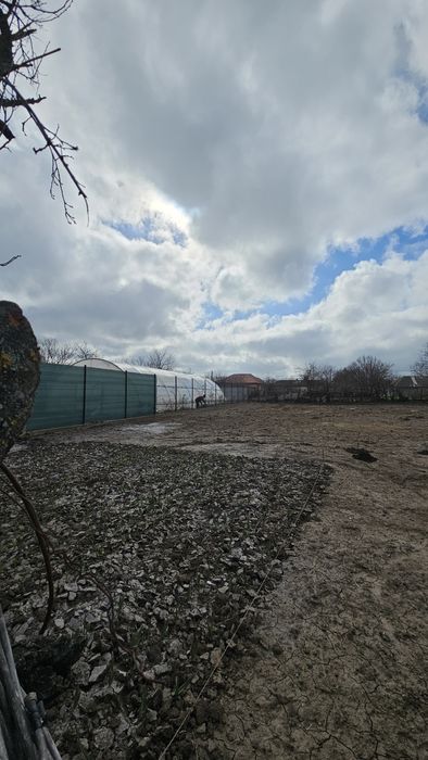 Teren intravilan 860 mp, deschidere 14,27 m, utilități