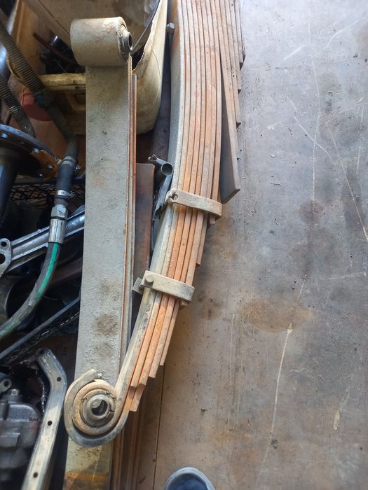 Продам запчасти на зил бычок