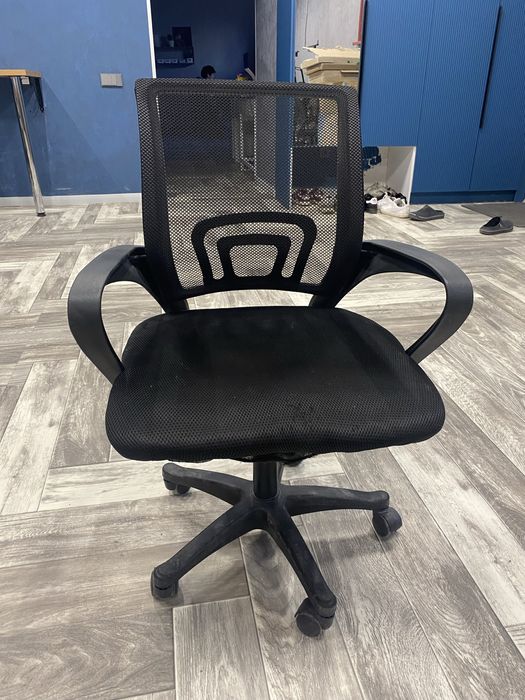 Офисное кресло (компьютерное)