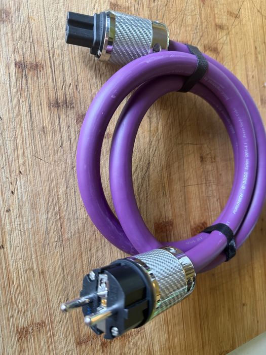Захранващ кабел  1,5 м. furutech dps-4.1