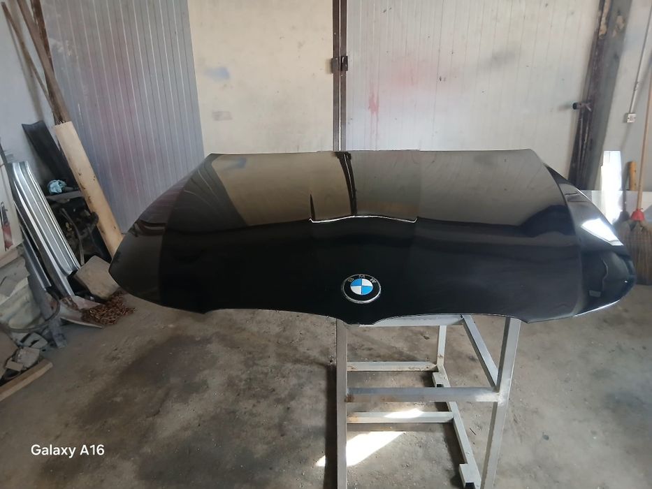 Vând capota BMW e90 2011 facelift originala și caseta direcție golf 5